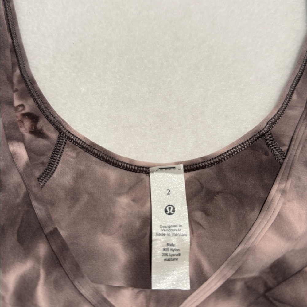 Lululemon Align Size 2 Diamond Dyes Cropped Tee - Picture 3 of 3